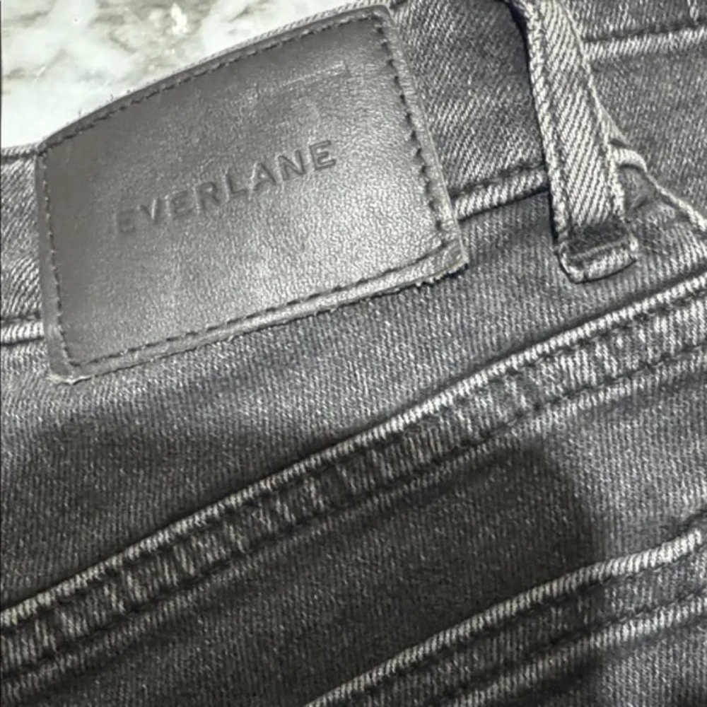 EVERLANE - Curvy Cheeky Straight Skinny Jeans Black Gray Wash Size 23 - Picture 3 of 9